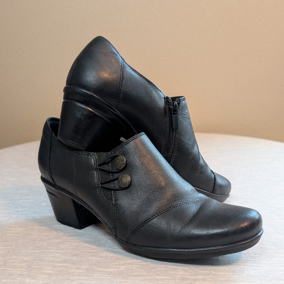 Clarks Emslie Women's Leather Round Toe Shooties- 9M - Picture 1 of 10